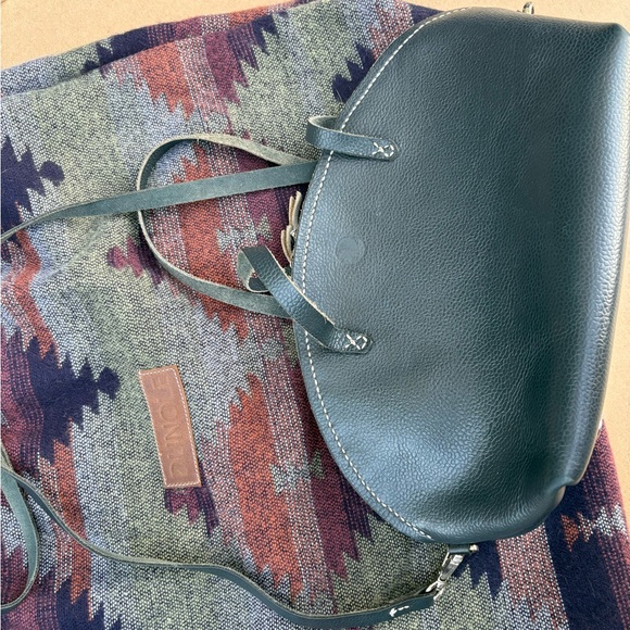 Classic Black Leather Shoulder Bag with Silver Hardware - Picture 3 of 7